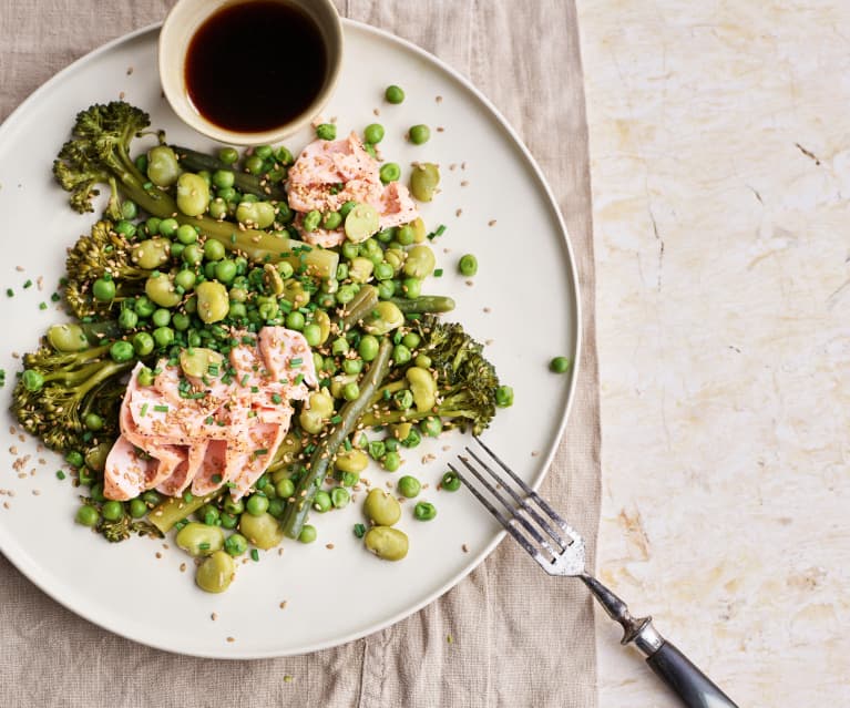 Salmão com legumes a vapor