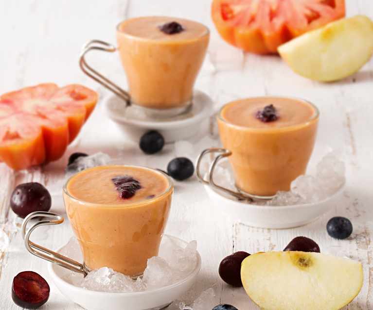 Gazpacho de manzanas, arándanos y cerezas Gazpacho de manzanas, arándanos y cerezas