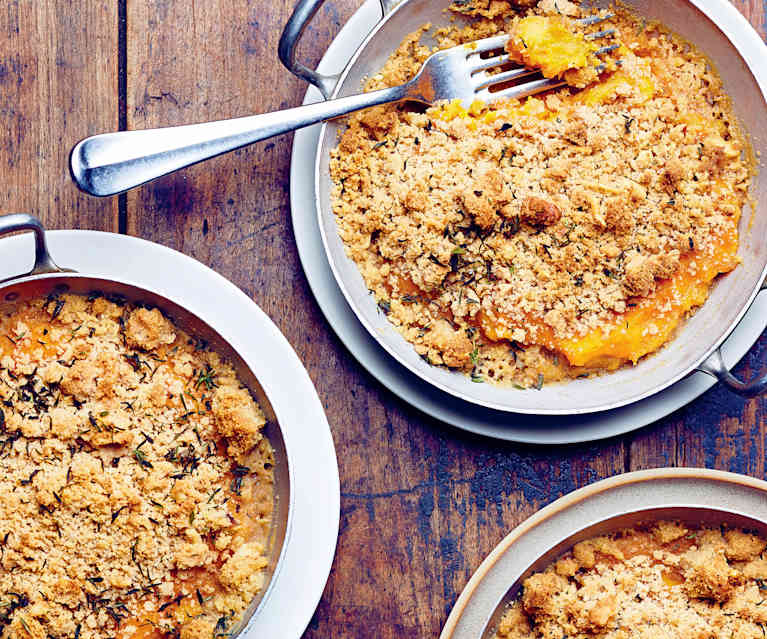 Crumble de courge butternut à la pomme et aux noix