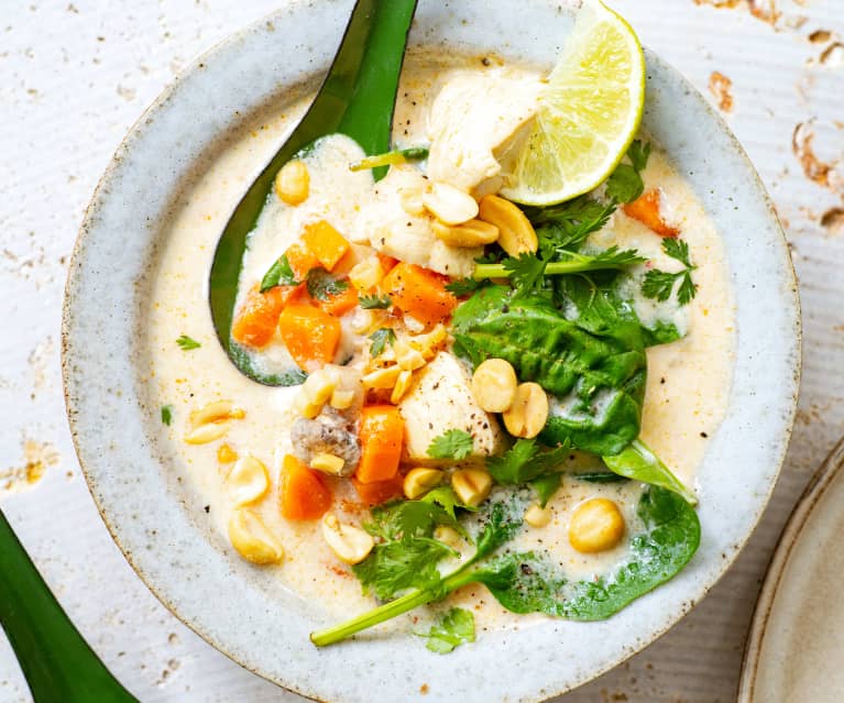 Soupe thaïe au lait de coco et au poulet