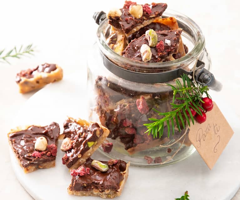 Bocados de chocolate y toffee salado con frutos secos