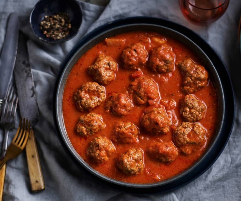 Albóndigas con espaguetis y salsa de tomate (Cocción lenta)