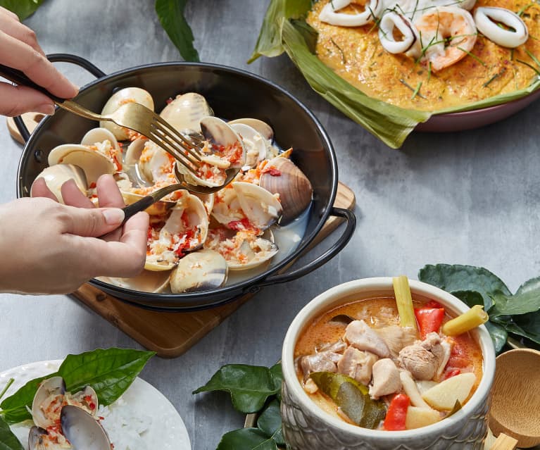 Tom Ga Khai (Ayam Santan Thai), Kerang Kukus dengan Bawang Putih dan Custard Kari Ikan Thailand