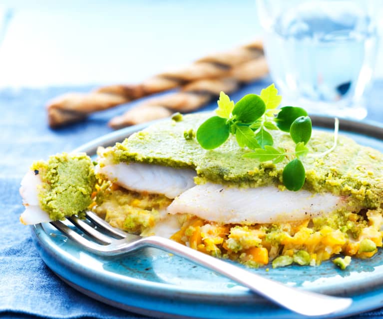 Filets de limande en croûte de pistache, mijoté de légumes aux épices