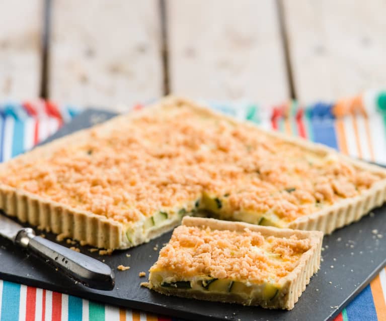 Quiche de curgete com crumble de parmesão