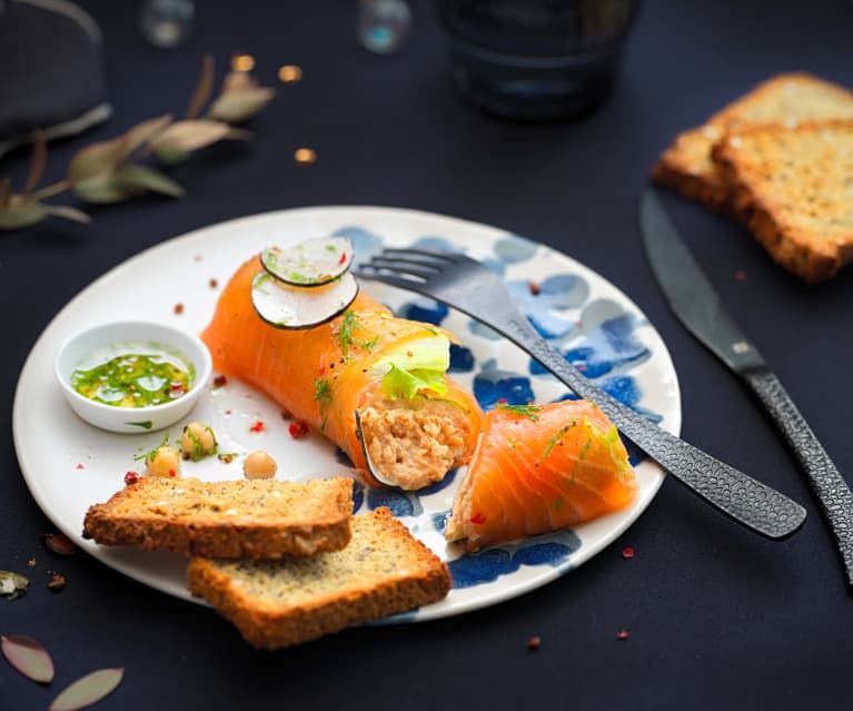 Roulé de saumon au houmous