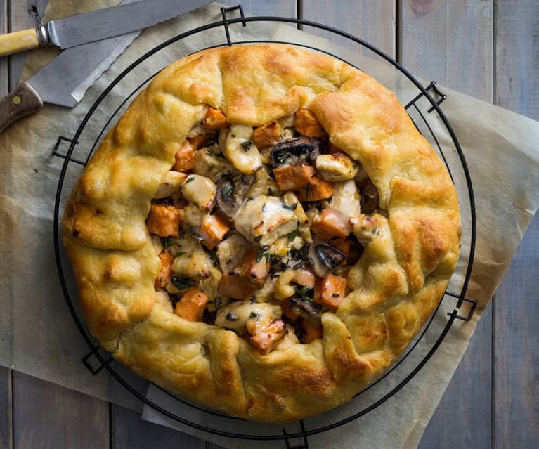 Galette de pollo, batata y champiñones