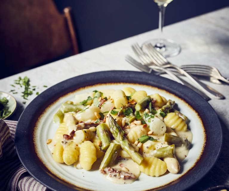 Gnocchi w kremowym sosie ze szparagami