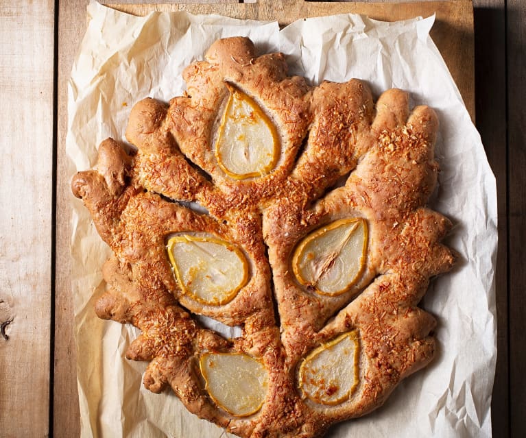 Fougasse con pera, parmesano y nuez