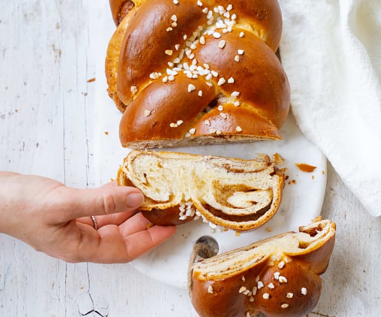 Brioche tressée à la cannelle