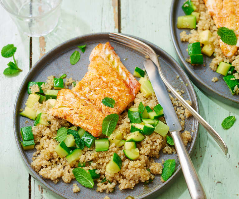 Cabillaud vapeur au paprika, quinoa et courgettes