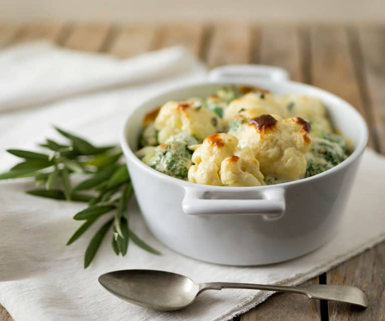 Cauliflower, broccoli and blue cheese gratin