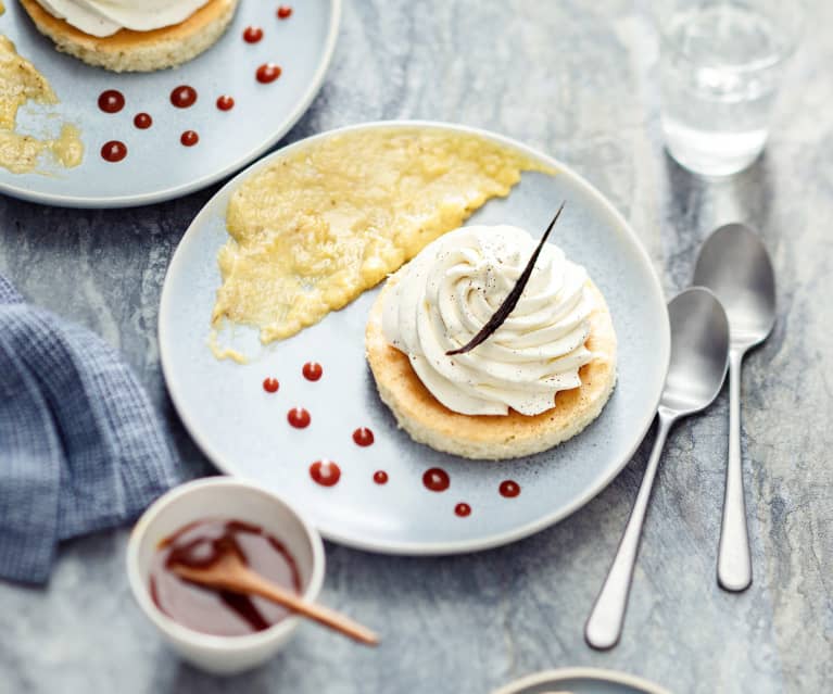 Cake à la vanille, compotée à la banane et caramel