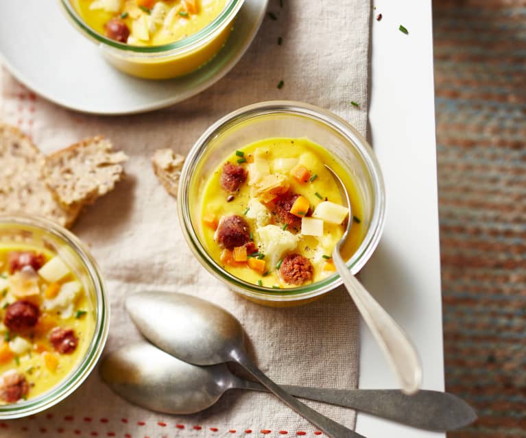 Soupe complète de légumes et merguez