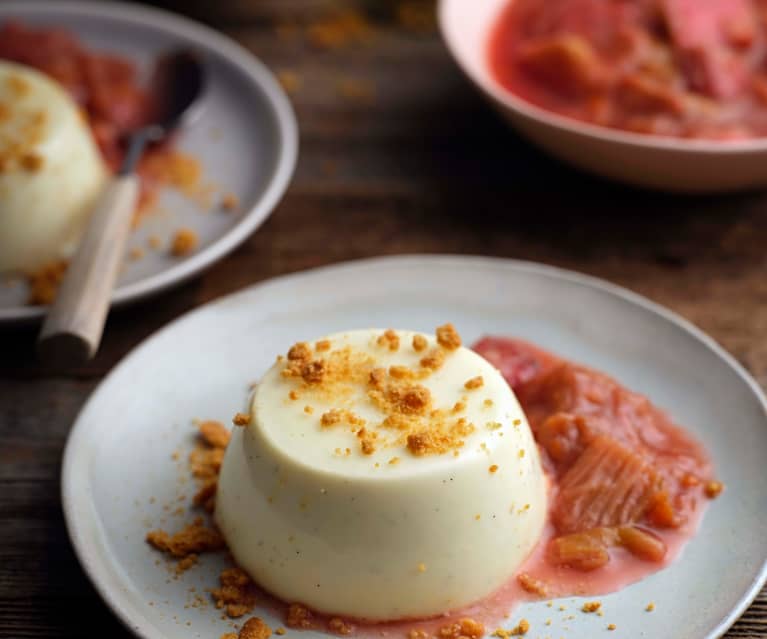 Vanilla Panna Cotta with Rhubarb Compote and a Ginger Crumb 