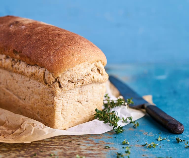 Pão integral com tomilho-limão