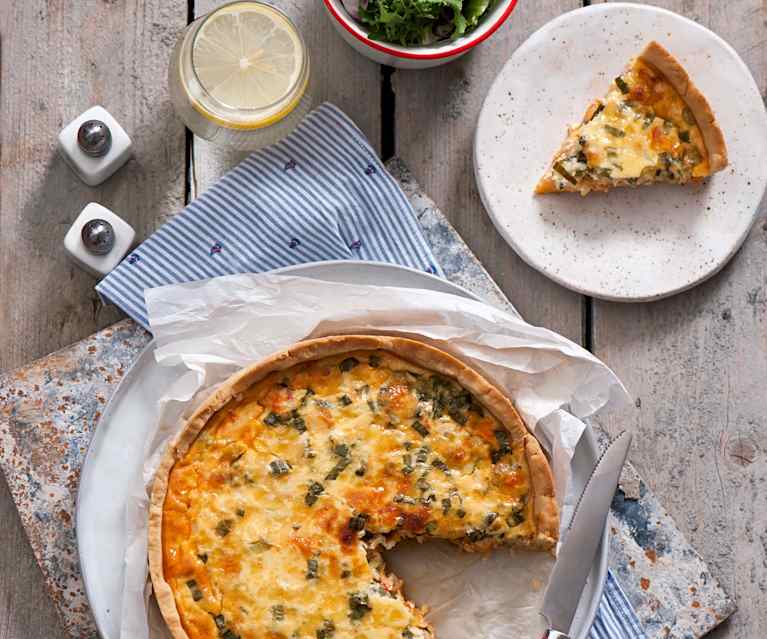 Quiche z szyjkami rakowymi i serem gruyère