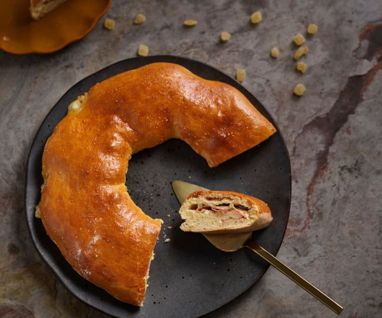 Rosca de queijo e presunto