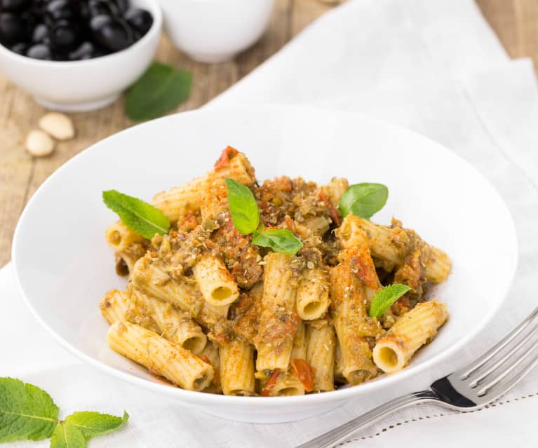 Tortiglioni in salsa eoliana