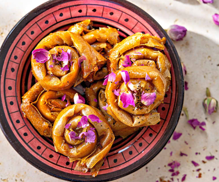 Mhencha (gâteaux aux amandes et au miel)