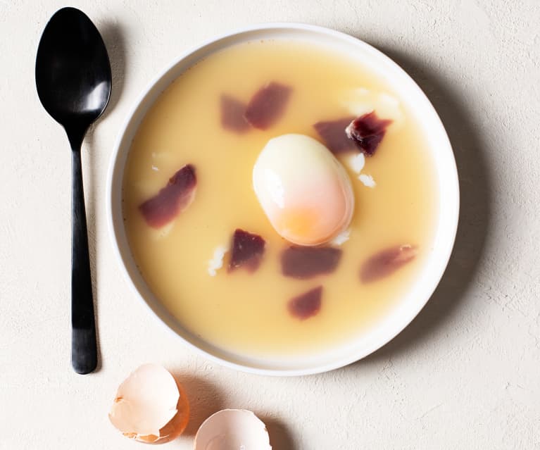 Onsen Tamago en caldo de ibérico (Al vacío)