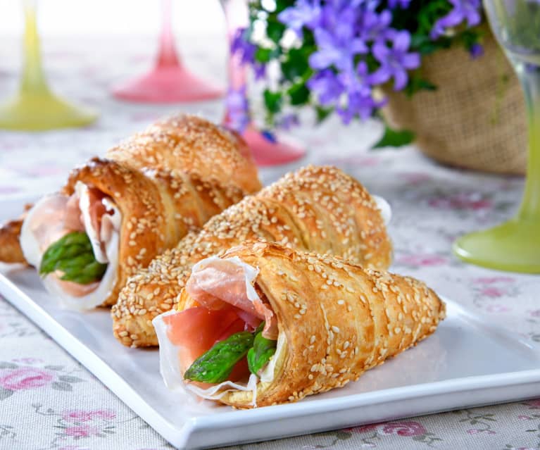 Cannoli di asparagi e prosciutto