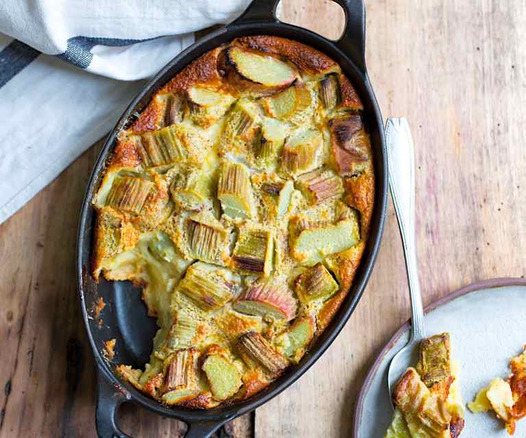 Clafoutis léger à la rhubarbe Clafoutis léger à la rhubarbe