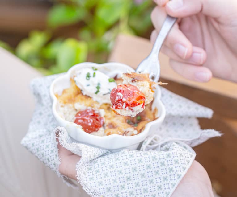 Clafoutis aux tomates cerise, quenelle de fromage frais