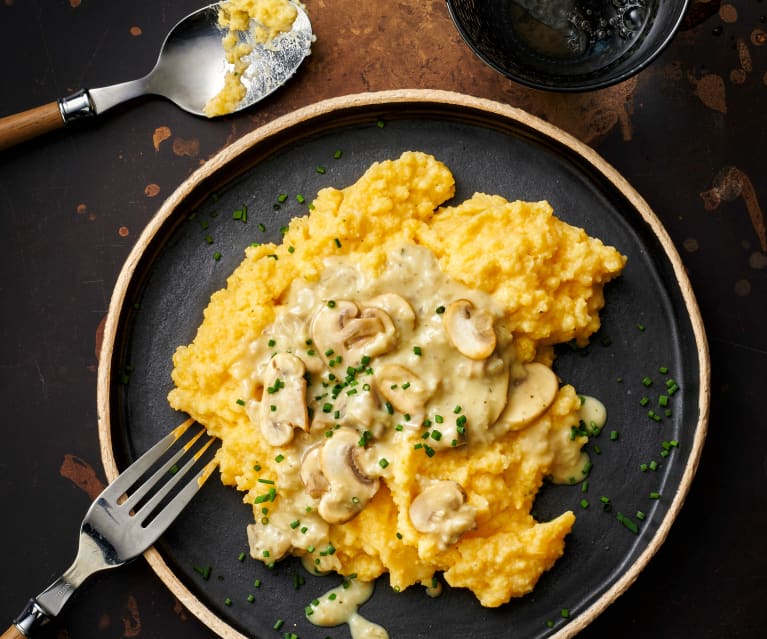 Polenta mit Champignon-Rahm-Sauce