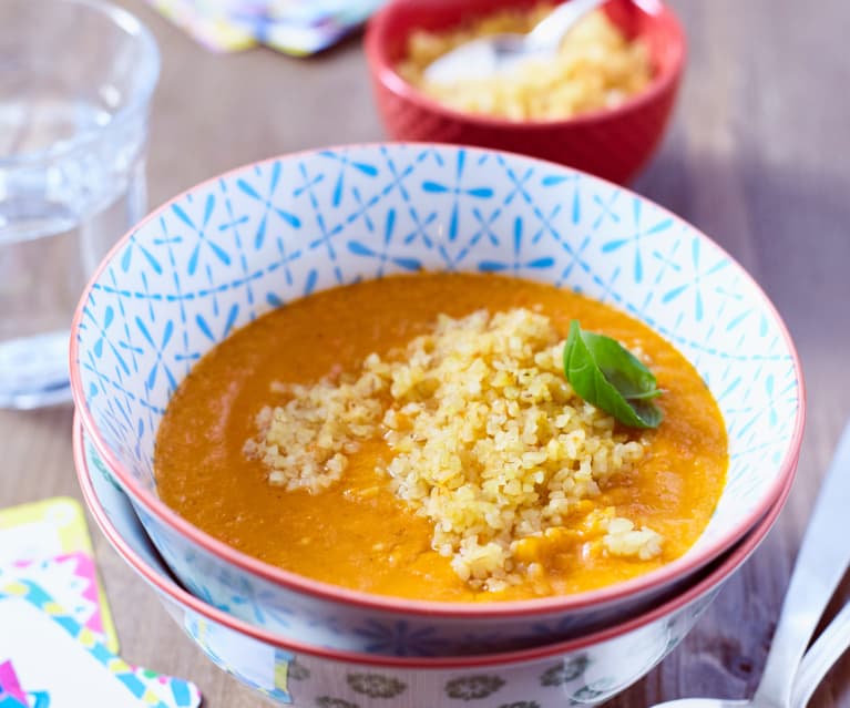 Tomatensuppe mit Bulgur