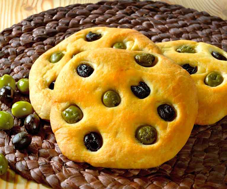 Focaccia aux olives Focaccia aux olives