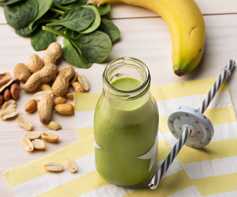 Smoothie de espinacas, plátano y cacahuete