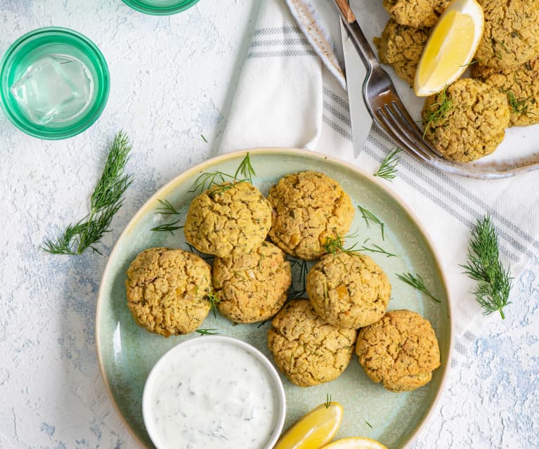 Pieczone falafele i sos jogurtowy z koperkiem