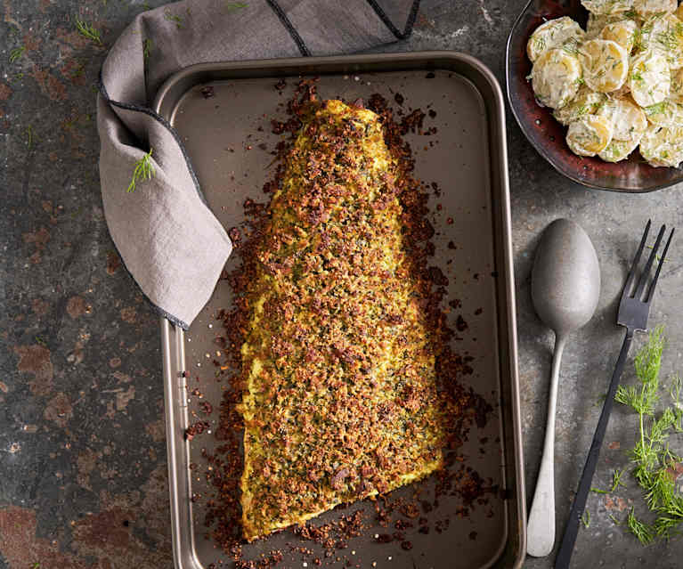 Lombo de salmão com crosta de ervas aromáticas e salada de batata Lombo de salmão com crosta de ervas aromáticas e salada de batata