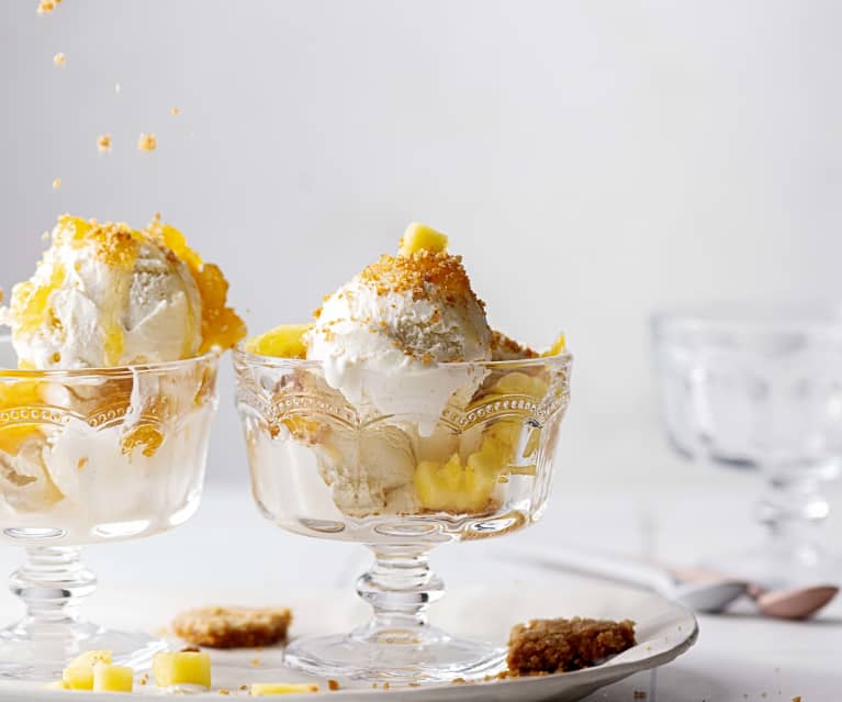 Gelato al cocco e ananas con biscotti allo zenzero (senza lattosio)