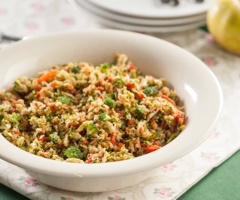 Ensalada de brócoli, morrón y manzana