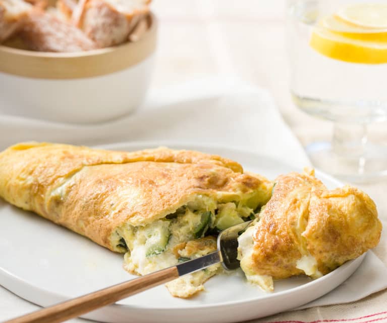 Tortilla de calabacín y queso crema para dos