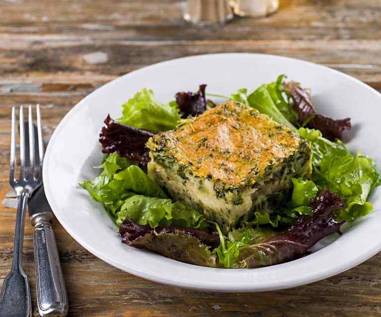 Empadão de bacalhau com puré de aipo e grelos Empadão de bacalhau com puré de aipo e grelos