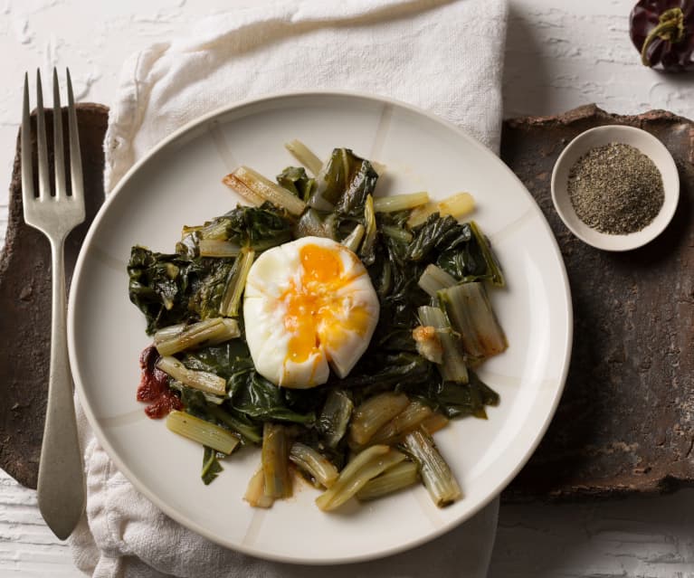 Acelgas y ajetes con huevos