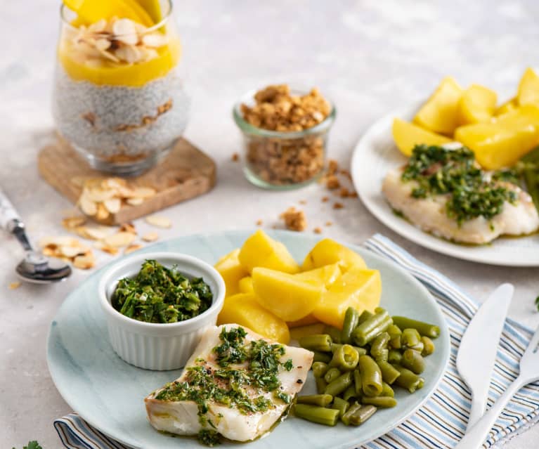 Ryba z sosem chimichurri, fasolką i ziemniakami; Warstwowy deser z chia