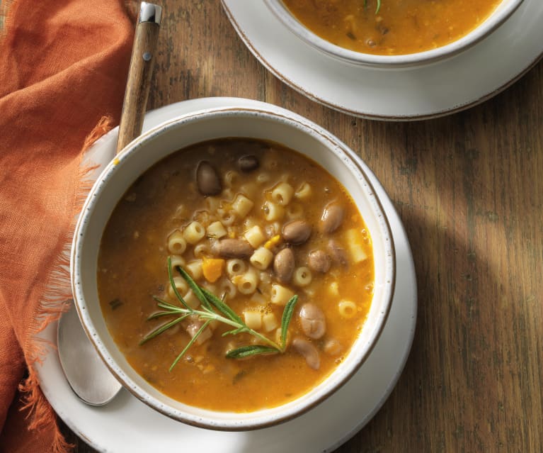 Sopa de pasta y judías pintas