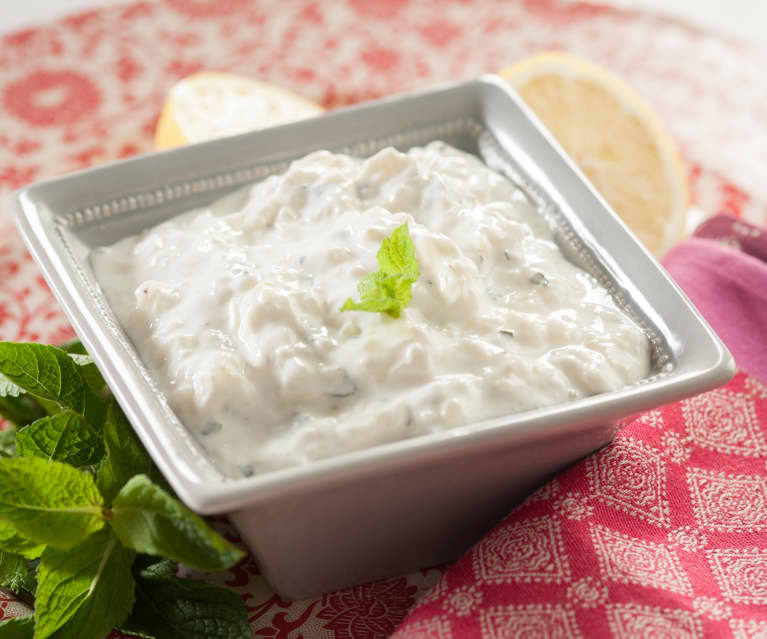 Raita de pepino