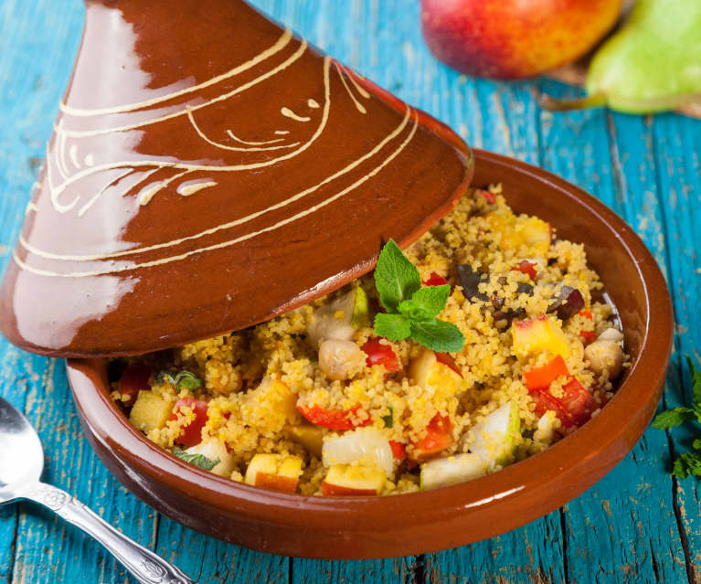 Cous cous piccante alla menta con frutta e verdura