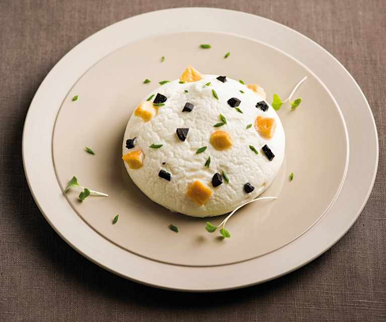 FEVRIER Espumas au brie de Nangis, aux truffes et à la ciboulette - Nicolas Masse FEVRIER Espumas au brie de Nangis, aux truffes et à la ciboulette - Nicolas Masse