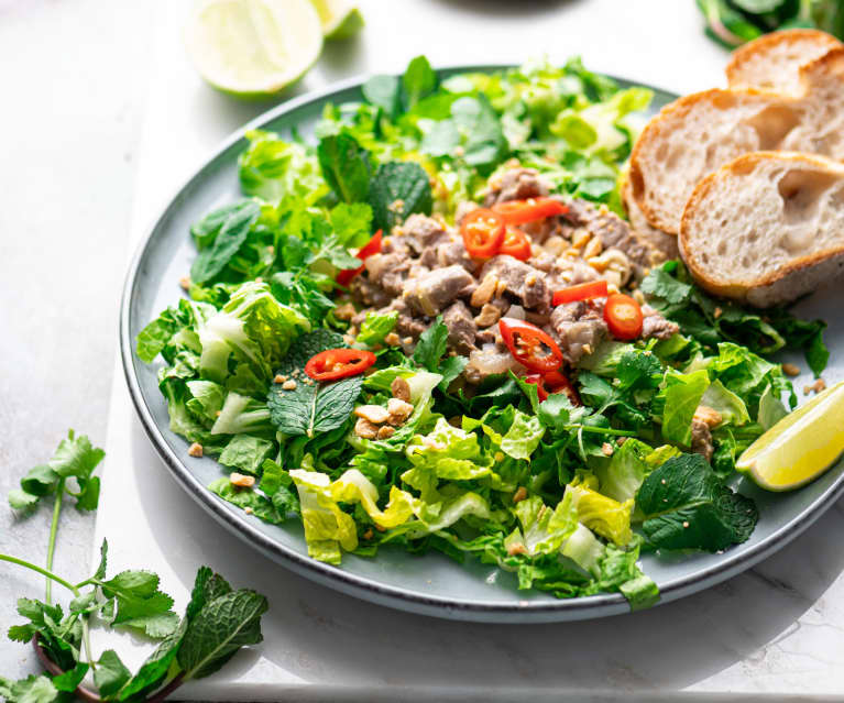 Ensalada con ternera al lemon grass