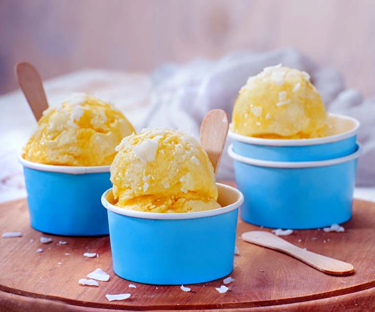 Frozen yogurt al mango e scaglie di cocco