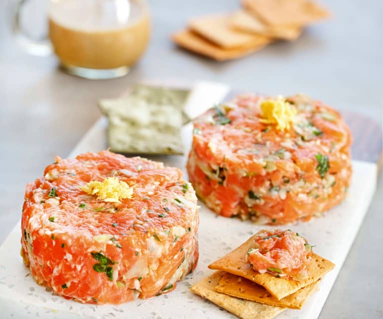 Tartar asiático de salmón