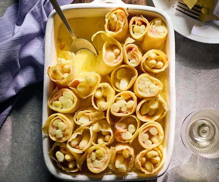 Gratinierte Lachs-Spargel-Crespelle mit Orangen-Hollandaise Gratinierte Lachs-Spargel-Crespelle mit Orangen-Hollandaise
