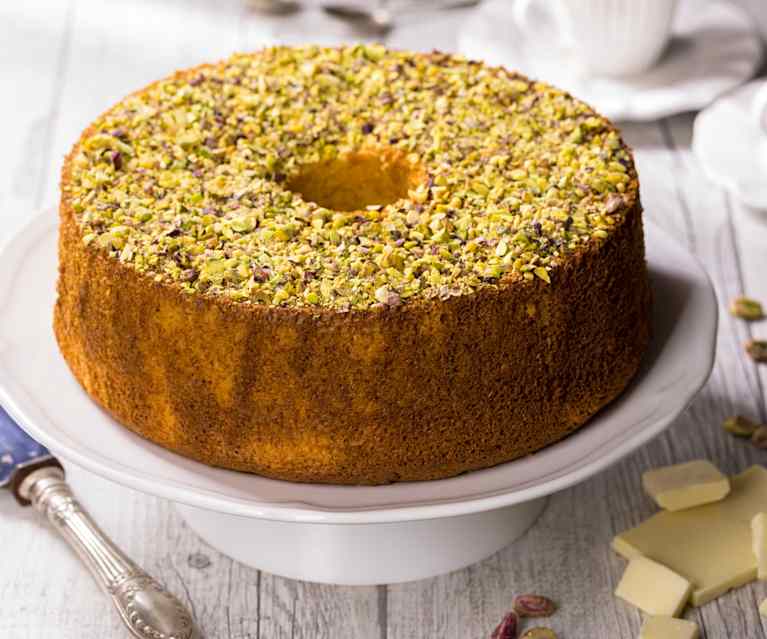 Chiffon cake al cioccolato bianco e pistacchi Chiffon cake al cioccolato bianco e pistacchi