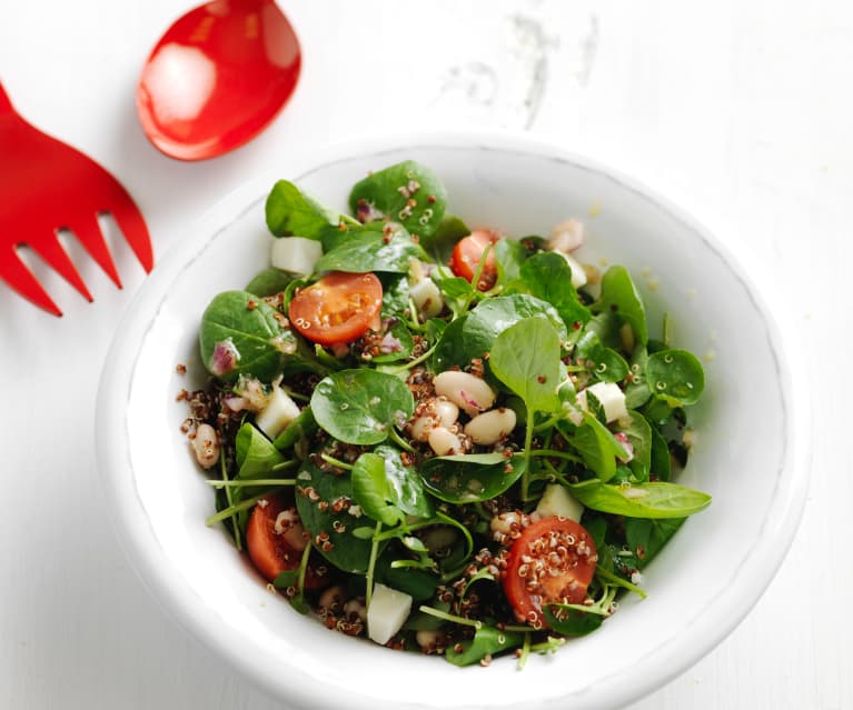 Salada de quinoa, feijão e queijo de cabra